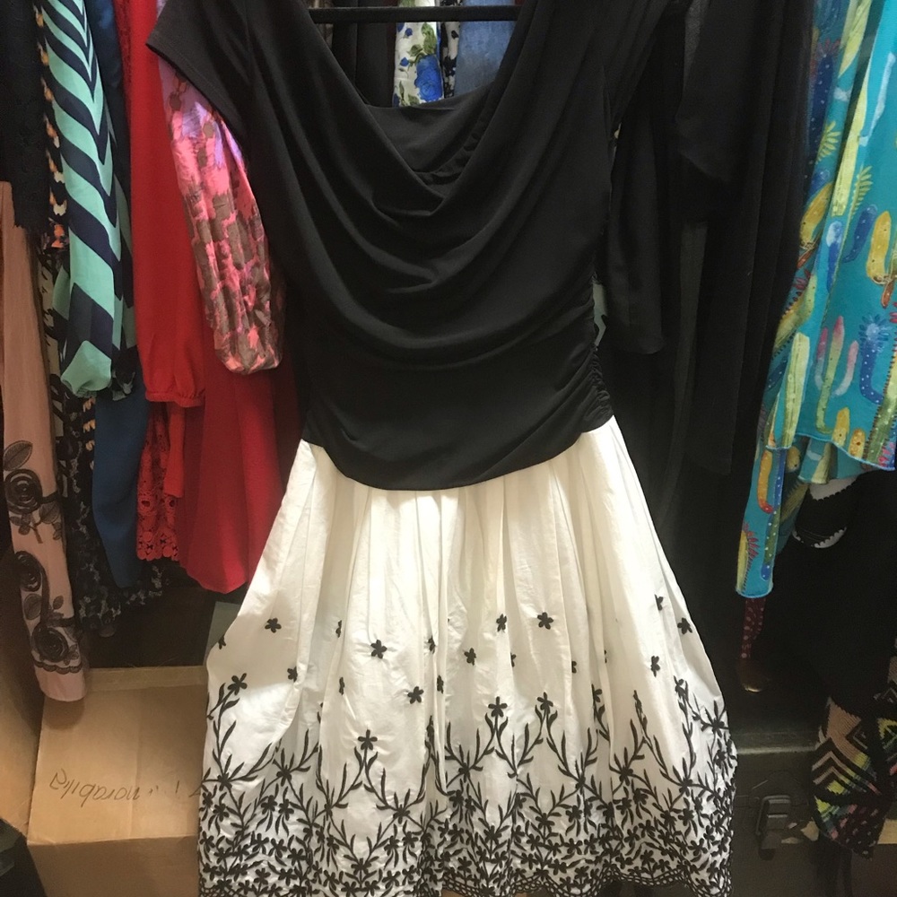 S.L. Fashions Black white tulle Dress size 4